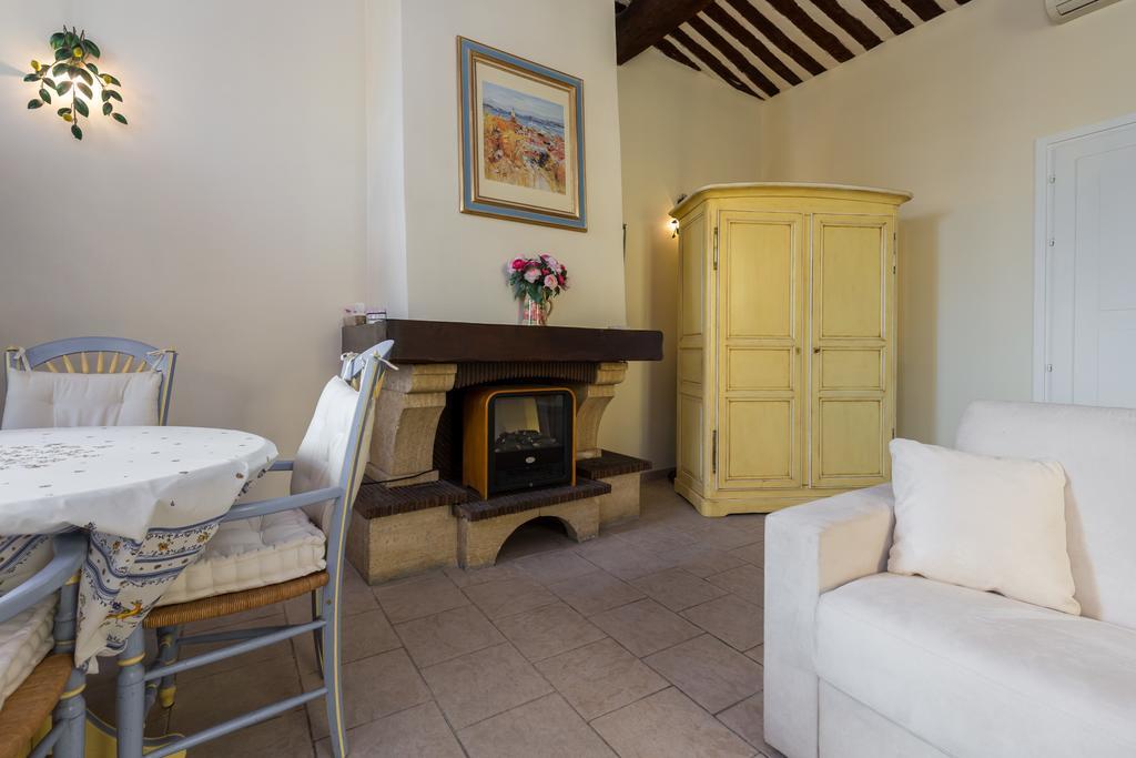 Very Charming Studio Apartment On Port In Cannes A Short Walk To Palais With Aircon And Internet 411 エクステリア 写真
