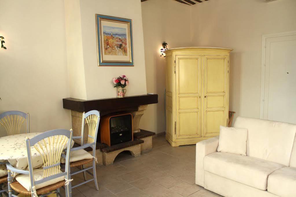Very Charming Studio Apartment On Port In Cannes A Short Walk To Palais With Aircon And Internet 411 エクステリア 写真