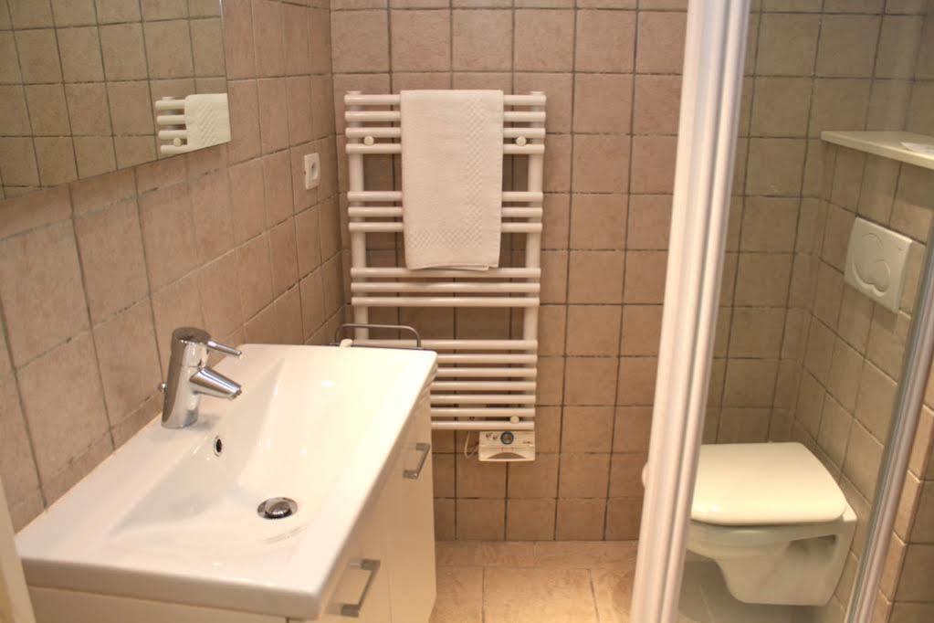 Very Charming Studio Apartment On Port In Cannes A Short Walk To Palais With Aircon And Internet 411 エクステリア 写真