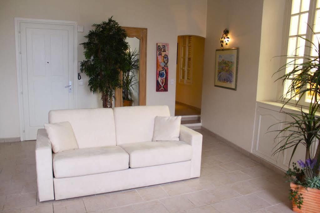 Very Charming Studio Apartment On Port In Cannes A Short Walk To Palais With Aircon And Internet 411 エクステリア 写真